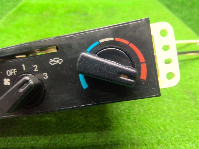 ミニキャブ Ａ／Ｃスイッチパネル GD-U62T MR564346