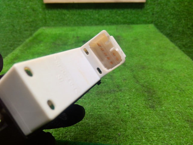 【中古】サンバー GD-TV2 パワーウインドウスイッチ 83071TC000