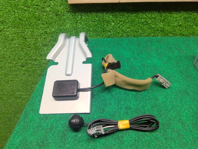 【中古】デイズルークス DBA-B21A カーナビゲーション MM317D-W
