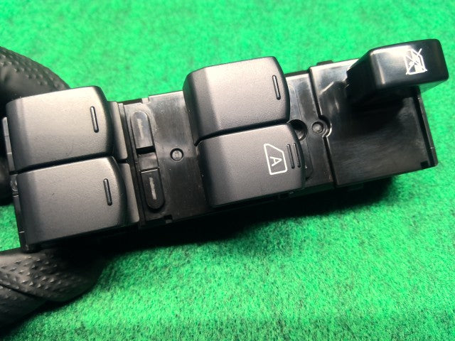 【中古】デイズルークス DBA-B21A パワーウインドウスイッチ 25400-6A00フロント