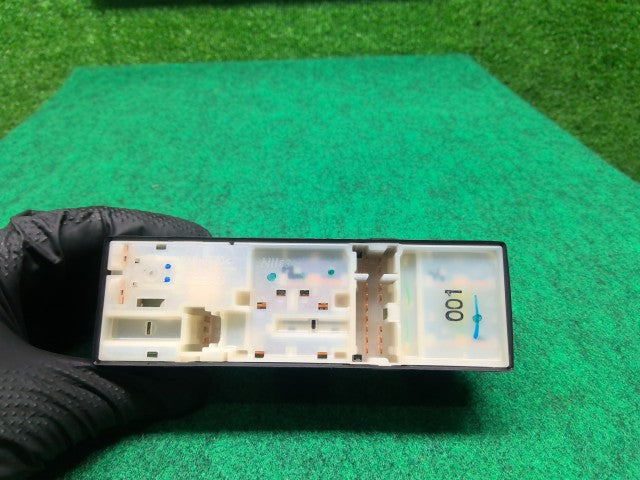 【中古】デイズルークス DBA-B21A パワーウインドウスイッチ 25400-6A00フロント