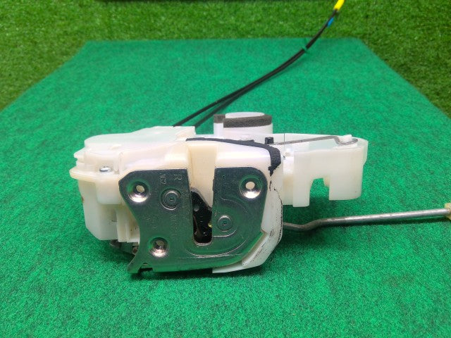 【中古】デイズルークス DBA-B21A 右フロントドアロックソレノイド 80500-6A00E