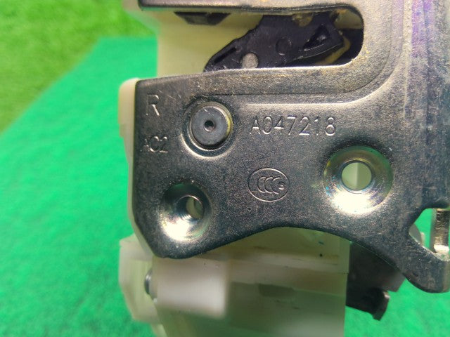 【中古】デイズルークス DBA-B21A 右フロントドアロックソレノイド 80500-6A00E