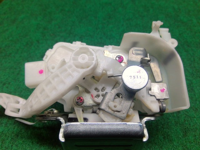 【中古】デイズルークス DBA-B21A トランク・バックドアロックソレノイド 90502-6A00E
