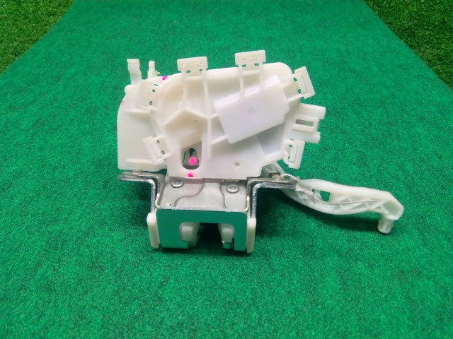 【中古】デイズルークス DBA-B21A トランク・バックドアロックソレノイド 90502-6A00E