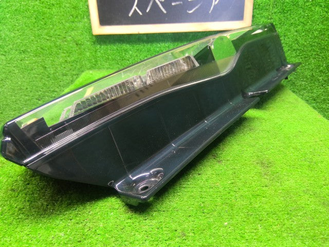 【中古】スペーシア 5AA-MK94S 右テールランプ 35650-53UA0
