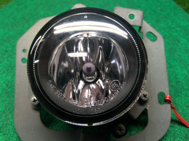 【中古】デリカＤ5 LDA-CV1W 左フォグランプ 8321A486