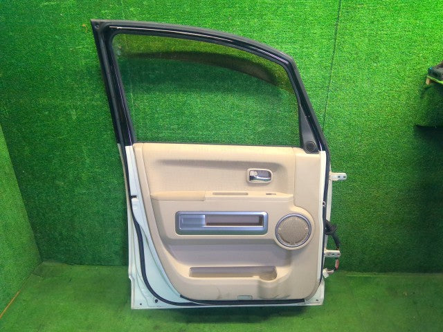 【中古】デリカＤ5 LDA-CV1W 左フロントドアＡＳＳＹ 5700A463