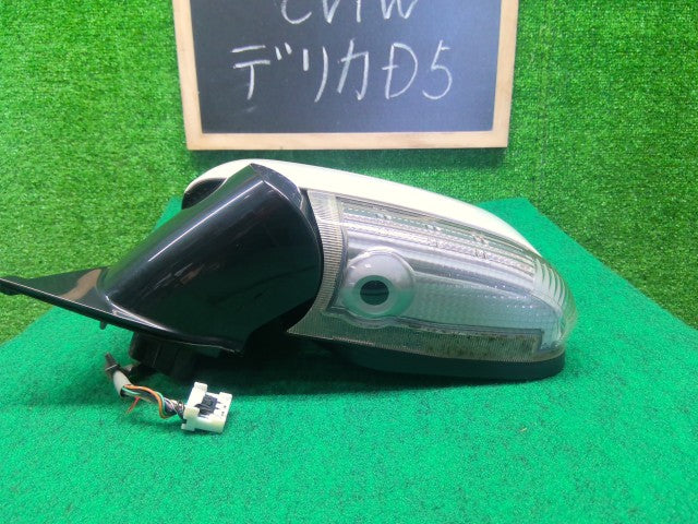 【中古】デリカＤ5 LDA-CV1W 左サイドミラー 7632C777