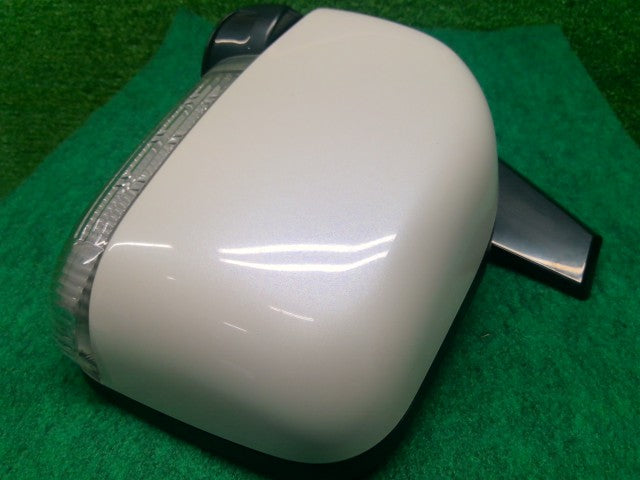 【中古】デリカＤ5 LDA-CV1W 左サイドミラー 7632C777