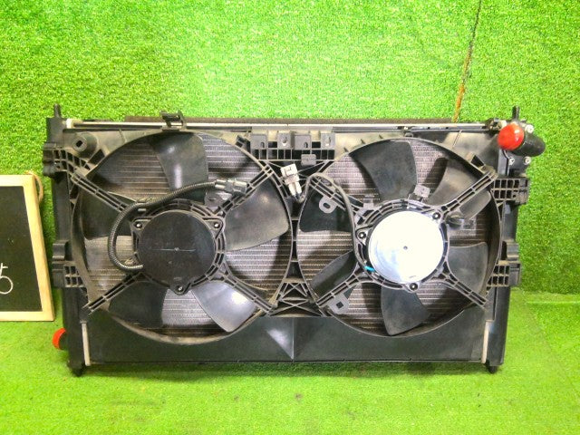 【中古】デリカＤ5 LDA-CV1W ラジエータ 1350A294