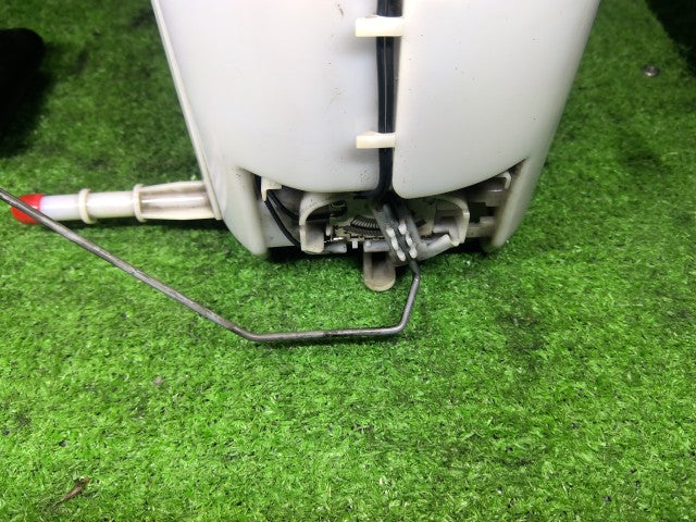 【中古】デリカＤ5 LDA-CV1W フューエルポンプ 1760A486