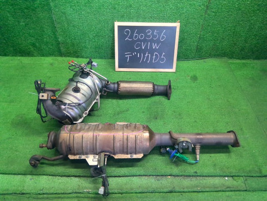 【中古】デリカＤ5 LDA-CV1W 触媒 キャタライザー