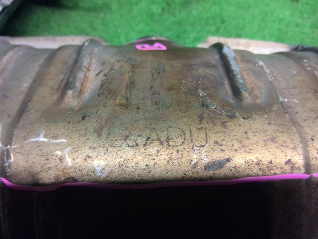 【中古】デリカＤ5 LDA-CV1W 触媒 キャタライザー
