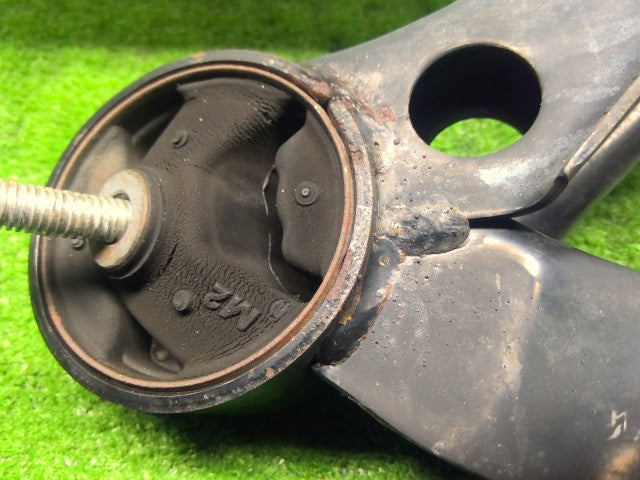 【中古】デリカＤ5 LDA-CV1W エンジンマウント セット
