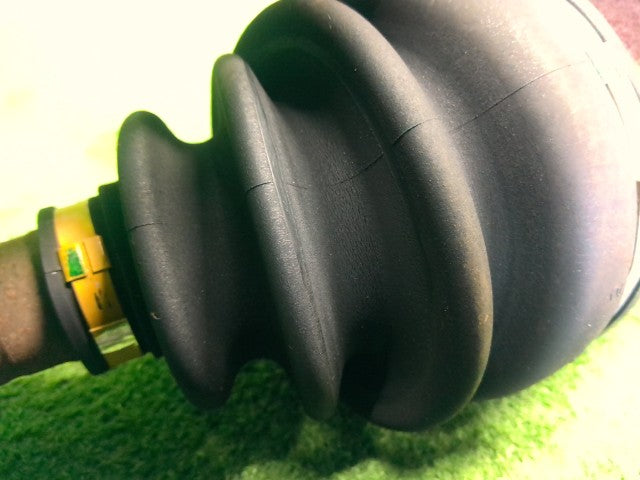 【中古】デリカＤ5 LDA-CV1W 左フロントドライブシャフト 3815A491
