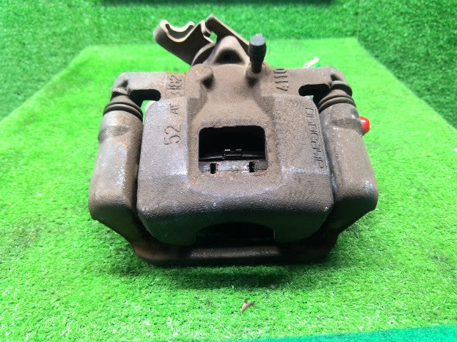 【中古】デリカＤ5 LDA-CV1W 右リアキャリパー 4605B650