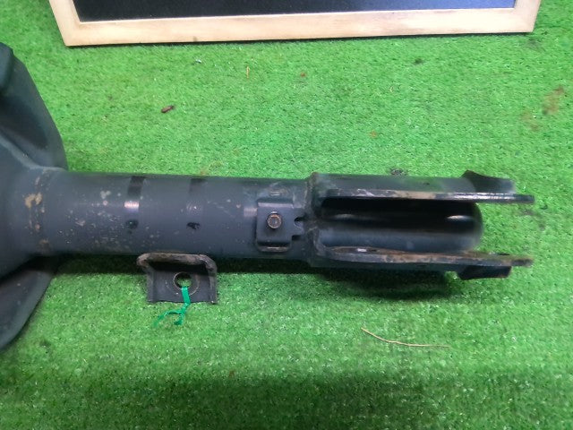 【中古】デリカＤ5 LDA-CV1W 右フロントストラット 4060A504