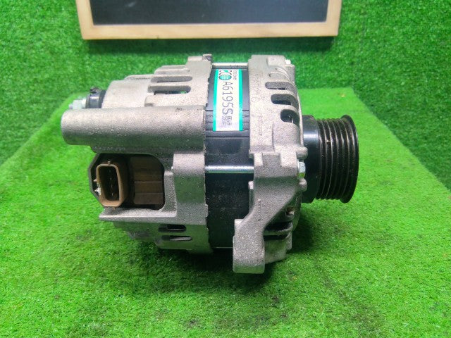 【中古】デリカＤ5 LDA-CV1W オルタネーター 1800A432