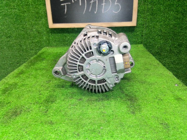 【中古】デリカＤ5 LDA-CV1W オルタネーター 1800A432