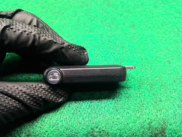 【中古】デリカＤ5 LDA-CV1W キーレスリモコン 8637A442