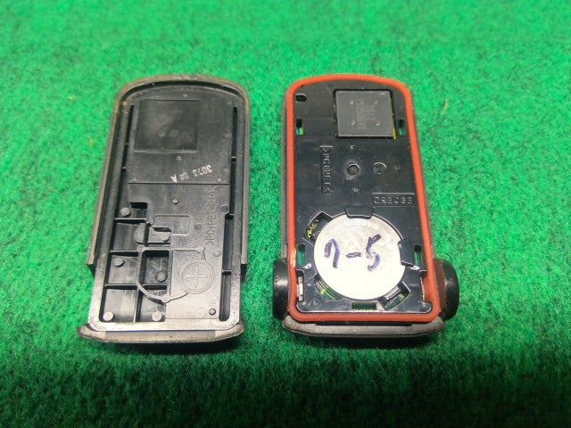 【中古】デリカＤ5 LDA-CV1W キーレスリモコン 8637A442