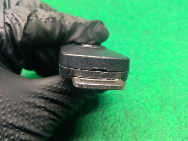 【中古】デリカＤ5 LDA-CV1W キーレスリモコン 8637A442