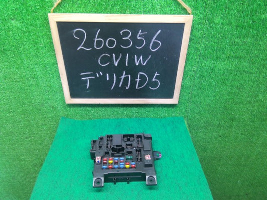 【中古】デリカＤ5 LDA-CV1W ヒューズボックス 8637A920