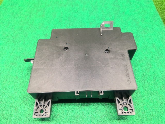 【中古】デリカＤ5 LDA-CV1W ヒューズボックス 8637A920
