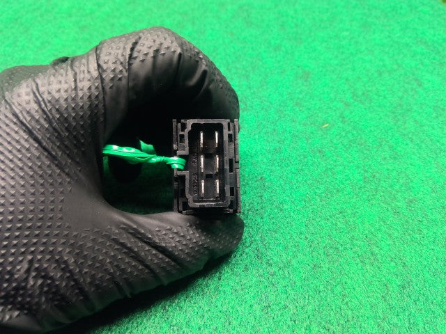 【中古】デリカＤ5 LDA-CV1W 右側シートヒータースイッチ W23A19