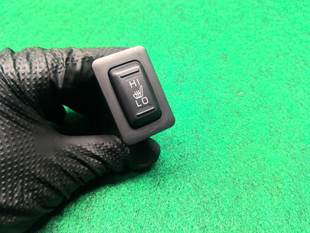 【中古】デリカＤ5 LDA-CV1W 左側シートヒータースイッチ W23A19