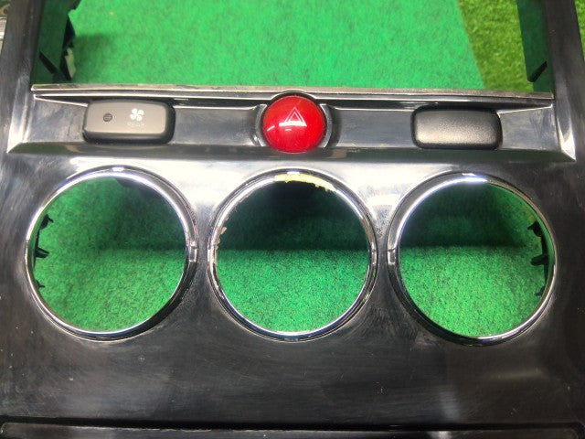【中古】デリカＤ5 LDA-CV1W オーディオパネル 8002A645HA