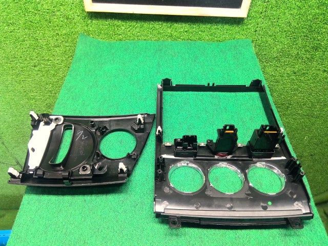 【中古】デリカＤ5 LDA-CV1W オーディオパネル 8002A645HA
