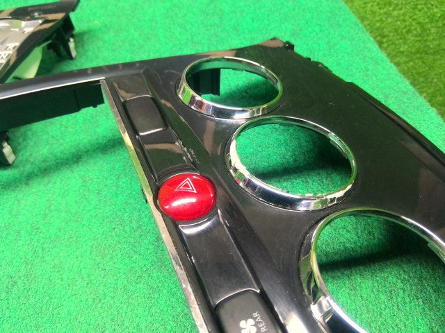 【中古】デリカＤ5 LDA-CV1W オーディオパネル 8002A645HA