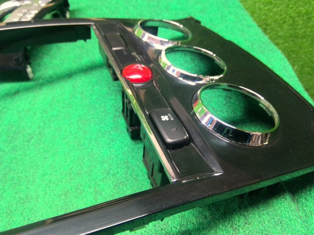 【中古】デリカＤ5 LDA-CV1W オーディオパネル 8002A645HA