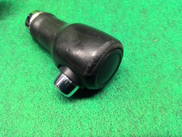 【中古】デリカＤ5 LDA-CV1W シフトノブ 2410A016