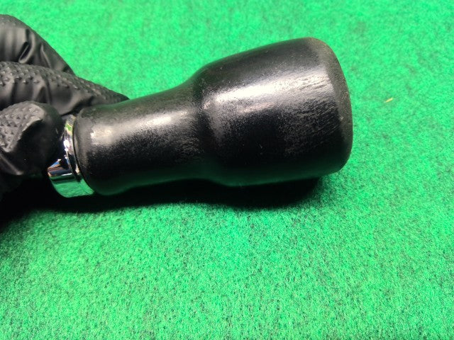 【中古】デリカＤ5 LDA-CV1W シフトノブ 2410A016