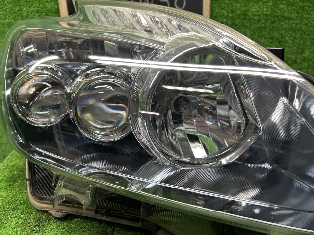 【中古】プリウス DAA-ZVW30 右ヘッドランプＡＳＳＹ 81110-47241