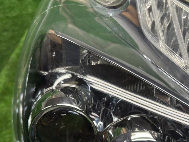 【中古】プリウス DAA-ZVW30 右ヘッドランプＡＳＳＹ 81110-47241