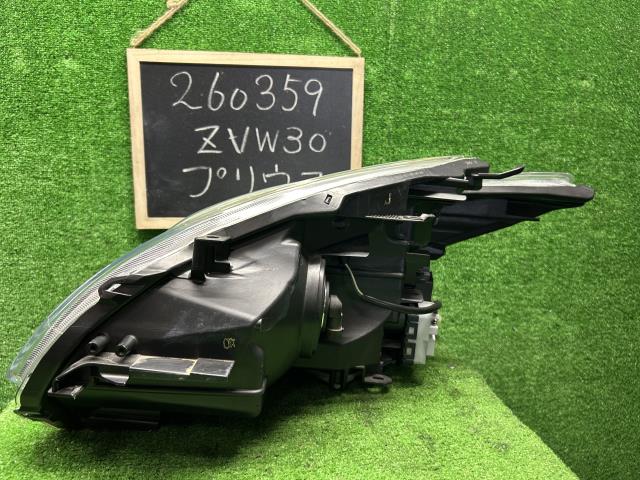 【中古】プリウス DAA-ZVW30 右ヘッドランプＡＳＳＹ 81110-47241