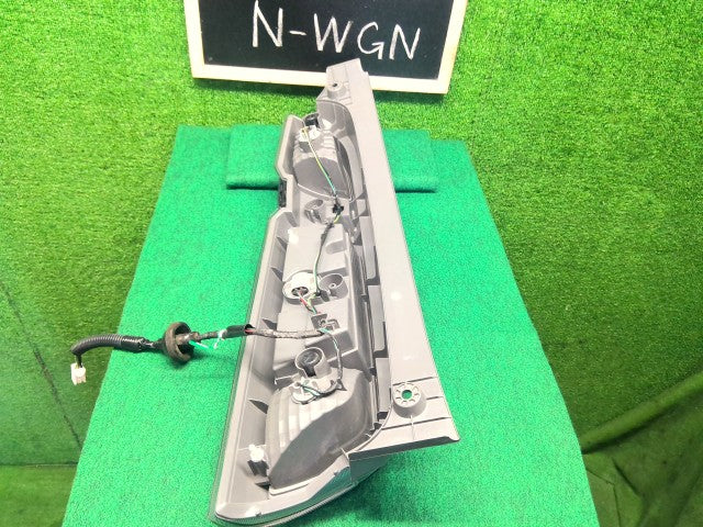 【中古】Ｎ－ＷＧＮ DBA-JH1 右テールランプ 33500-T6G-902
