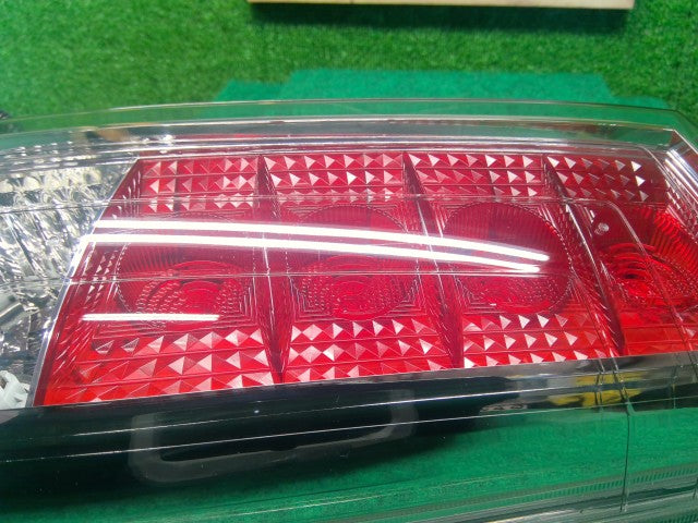【中古】Ｎ－ＷＧＮ DBA-JH1 右テールランプ 33500-T6G-902