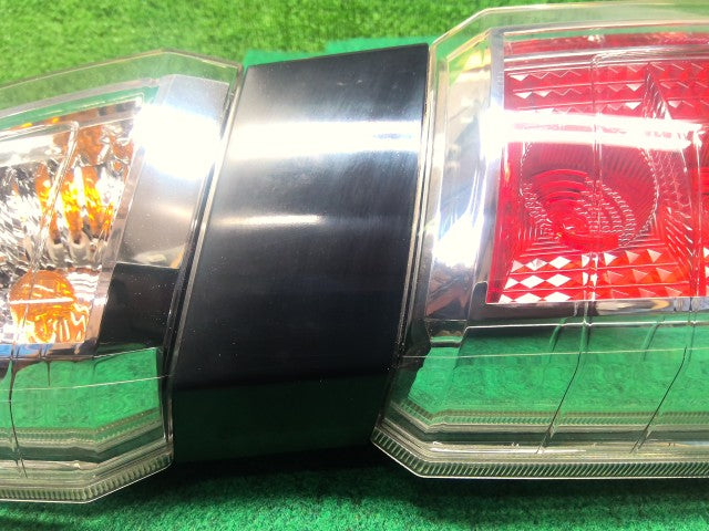 【中古】Ｎ－ＷＧＮ DBA-JH1 左テールランプ 33550-T6G-902