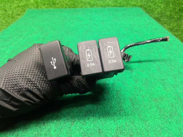 【中古】Ｎ－ＷＧＮ DBA-JH1 ＵＳＢポート