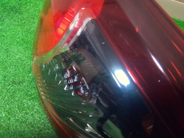 【中古】ＣＸ－５ LDA-KE2AW 右 テールランプ