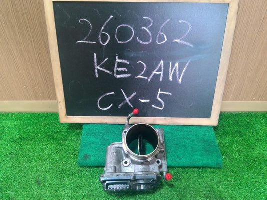 【中古】ＣＸ－５ LDA-KE2AW スロットルボディ スロボ