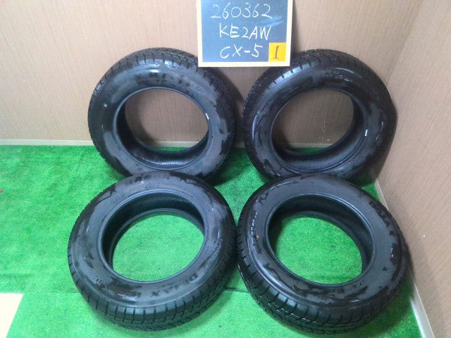 【中古】スタッドレスタイヤ 17インチ 25年製 RADAR