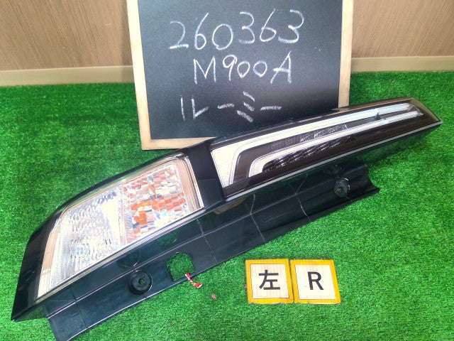 【中古】ルーミー 5BA-M900A 左テールランプ 左ブレーキランプ