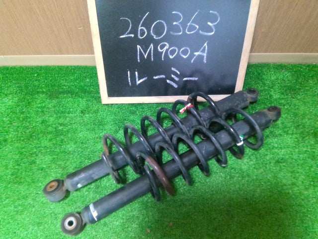 【中古】ルーミー 5BA-M900A リア ショック