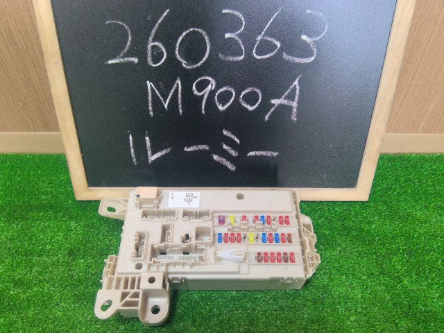 【中古】ルーミー 5BA-M900A ヒューズボックス ジャンクションブロック